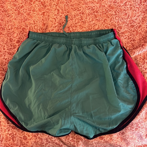 SET OF 2 Nike Athletic Shorts - Picture 5 of 9